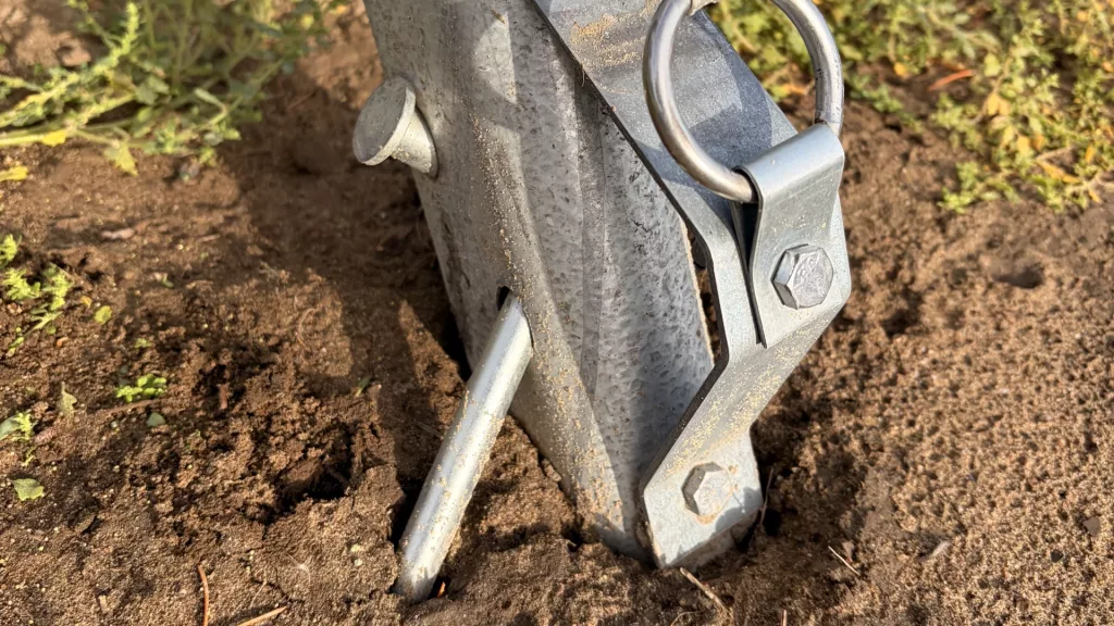 Serres grands tunnels - TunnelPro Plus 5 Ancrage de porte robuste sur grand tunnel TunnelPro Plus de Harnois