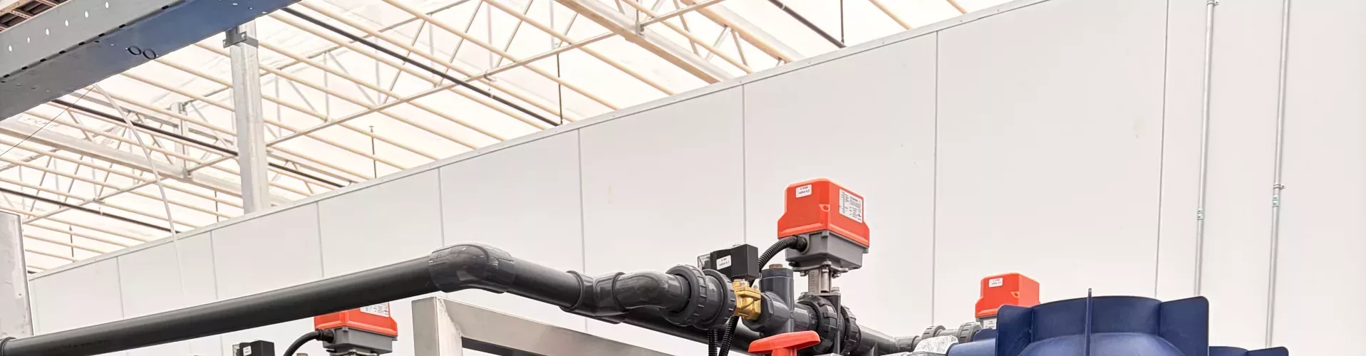 Automatisation en serre : 7 stratégies pour réduire vos coûts de main-d'œuvre 2 Commercial Greenhouse Buying Guide - greenhouse Automation and Technology